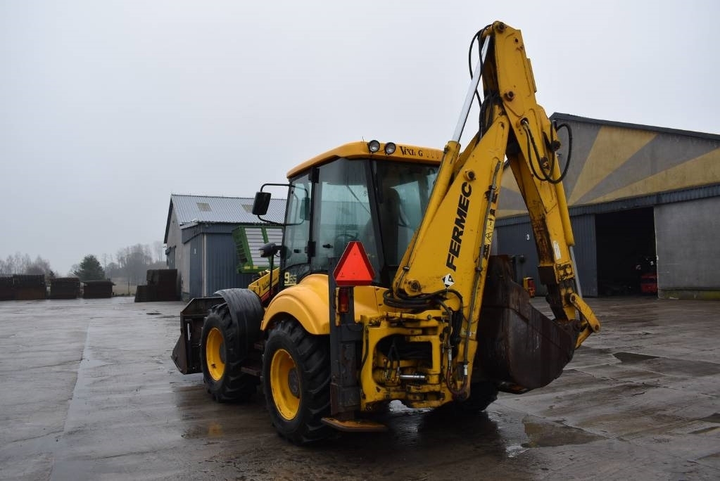 Backhoe loader- Photo 5