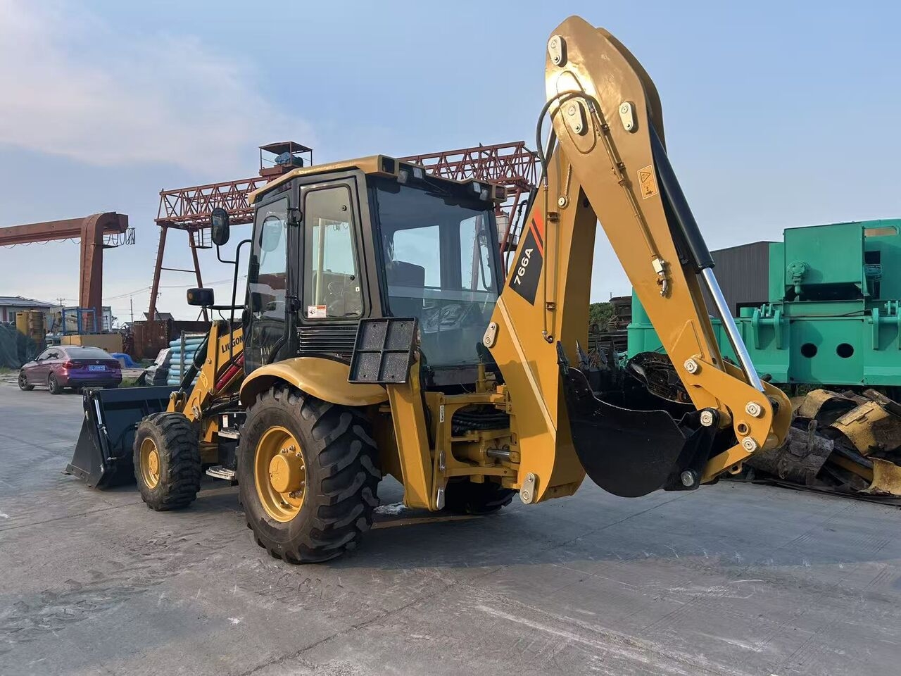 Backhoe loader LIUGONG 766A- Photo 3