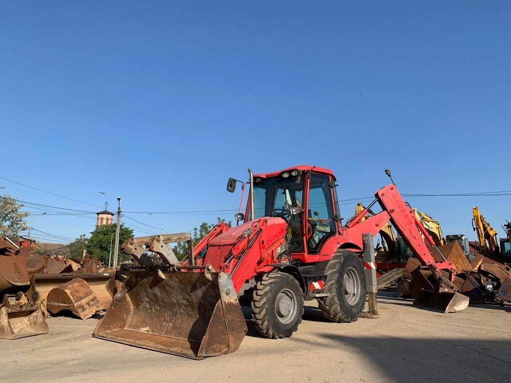 Backhoe loader- Photo 2