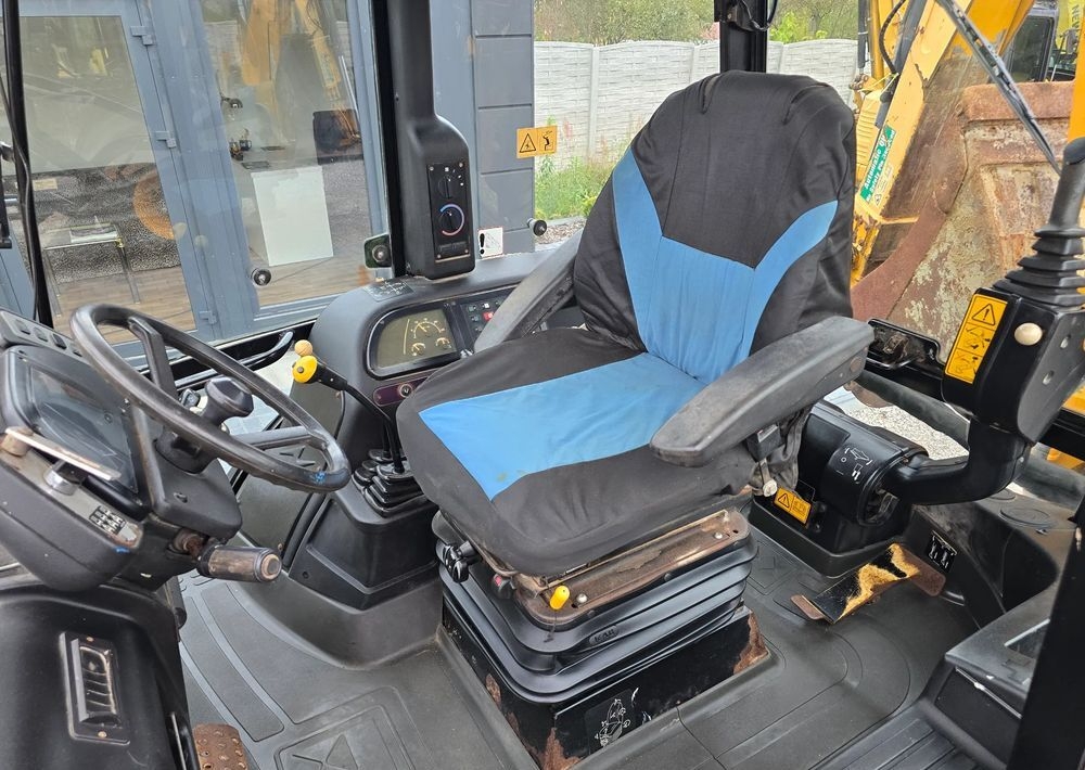 Backhoe loader Terex- Photo 3