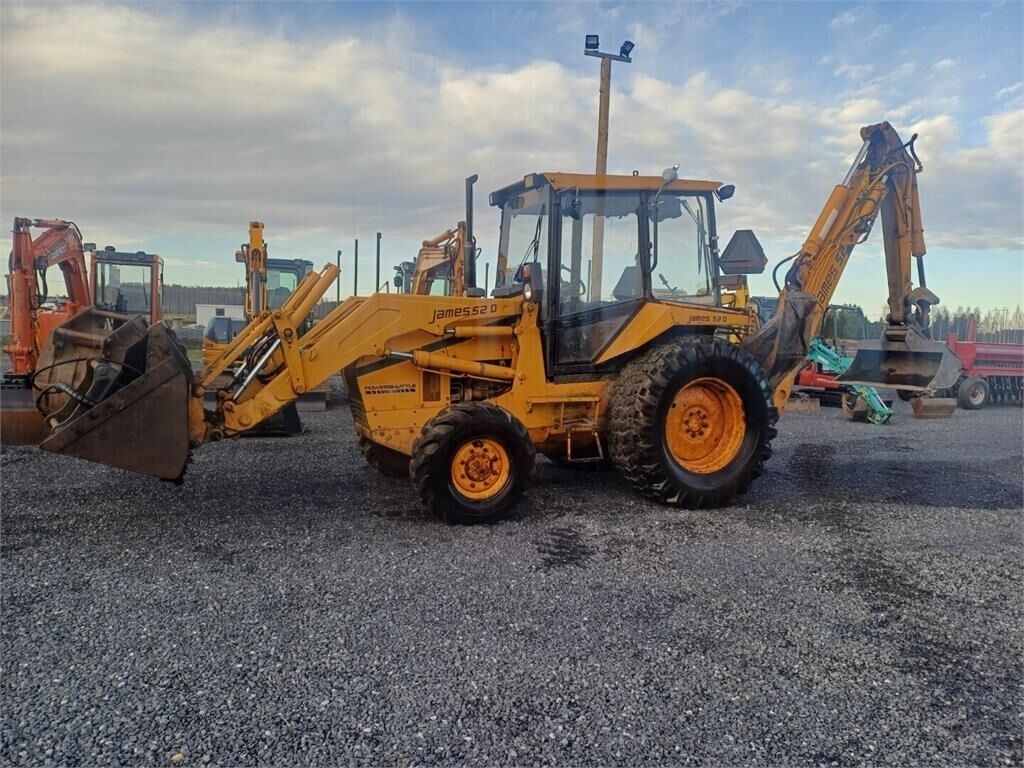 Baggerlader James 52D Powershutle traktorikaivuri- Photo 2