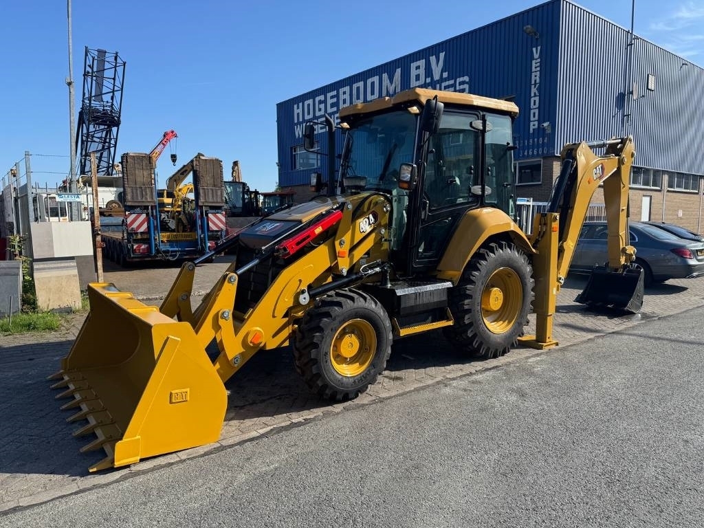 Backhoe loader- Photo 2