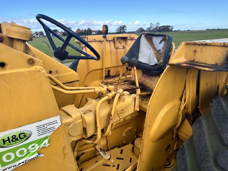 Backhoe loader Massey Ferguson 50B- Photo 4