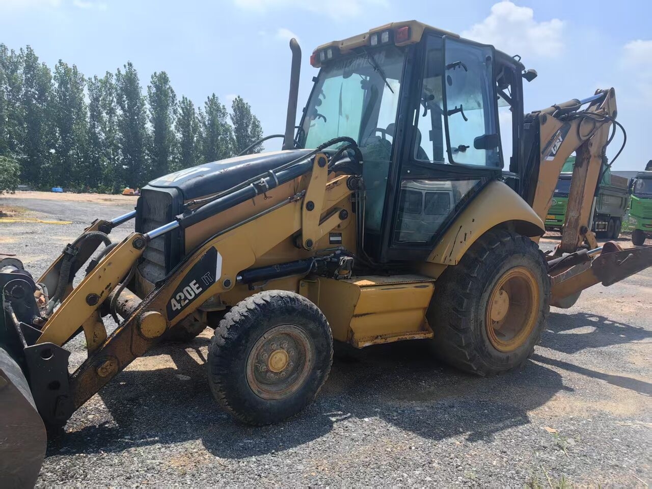 Baggerlader CATERPILLAR 420E- Photo 2