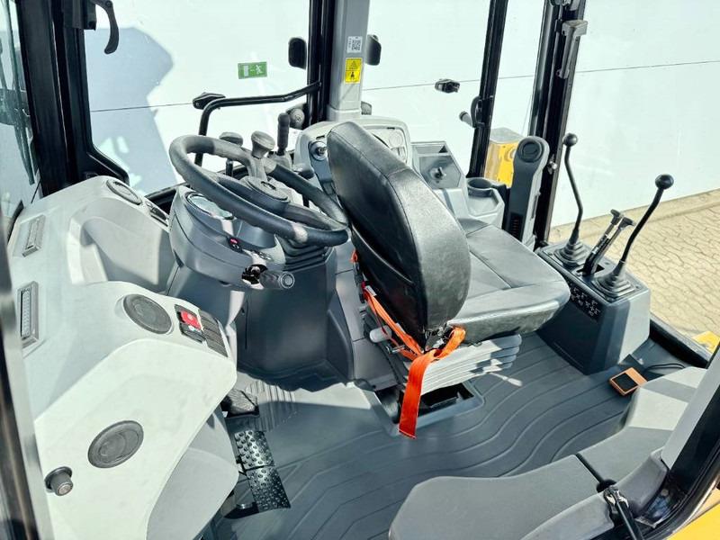 Graaflaadmachine 424 4WD - Hammer Lines / Airco / Side Shift 424 4WD - Hammer Lines / Airco / Side Shift- Photo 6