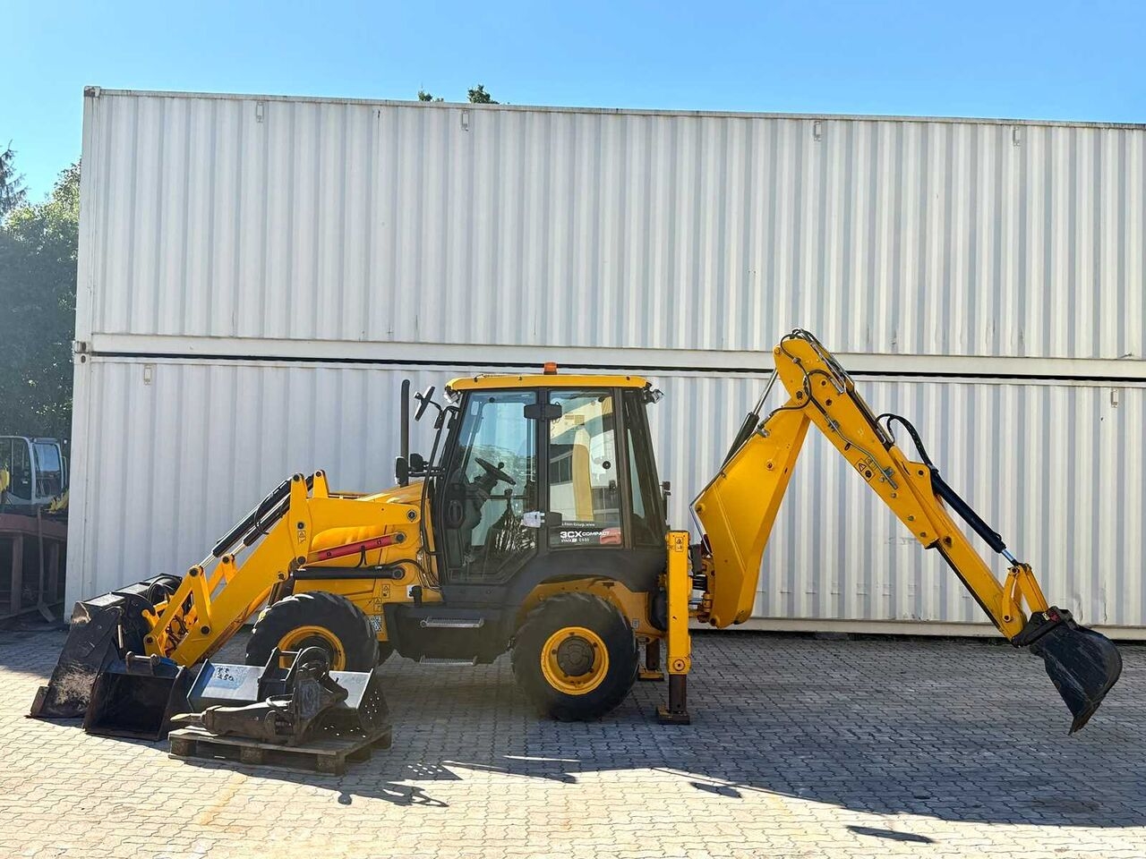 Backhoe loader JCB - 3CX COMPACT WITH BUCKET AND HAMMER - 2022 - BACKHOE LOADERS- Photo 4