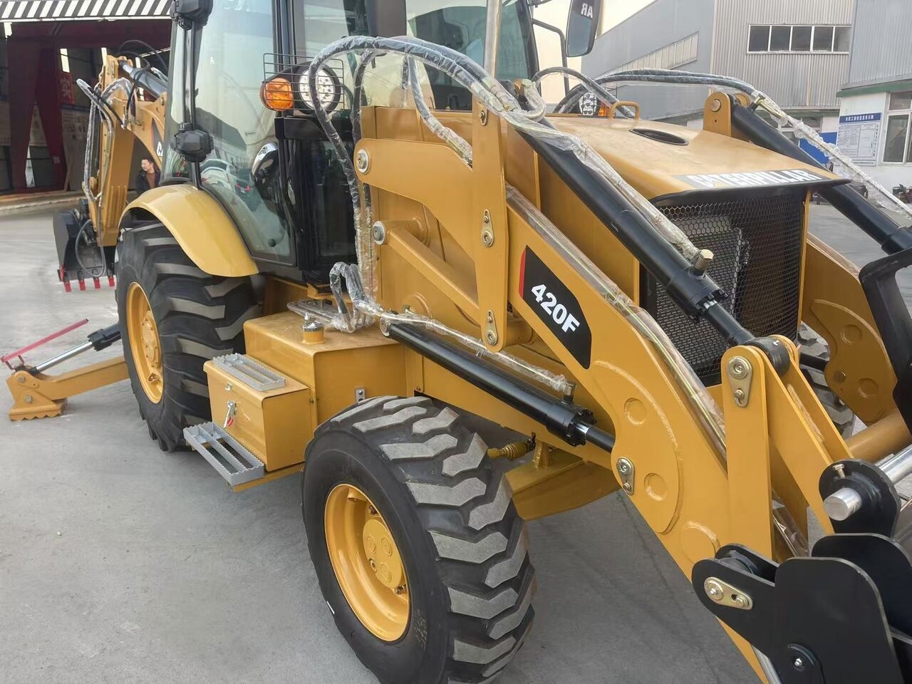 Baggerlader CATERPILLAR 420F- Photo 2