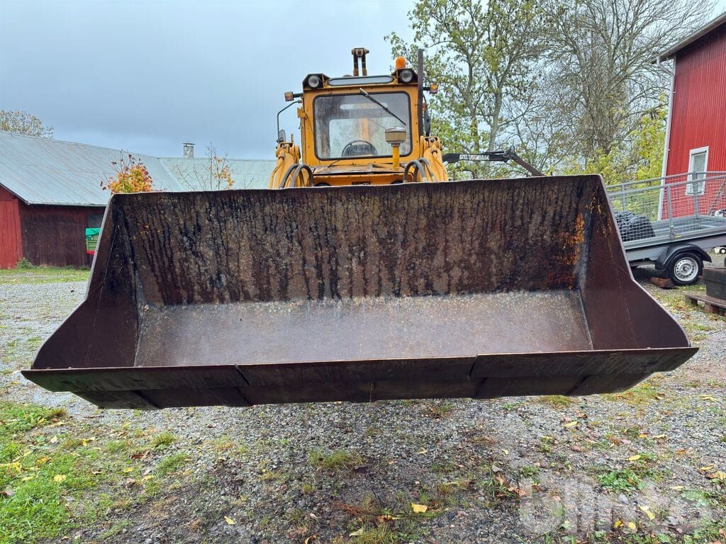 Backhoe loader Traktorgrävare Volvo BM GM 616- Photo 2