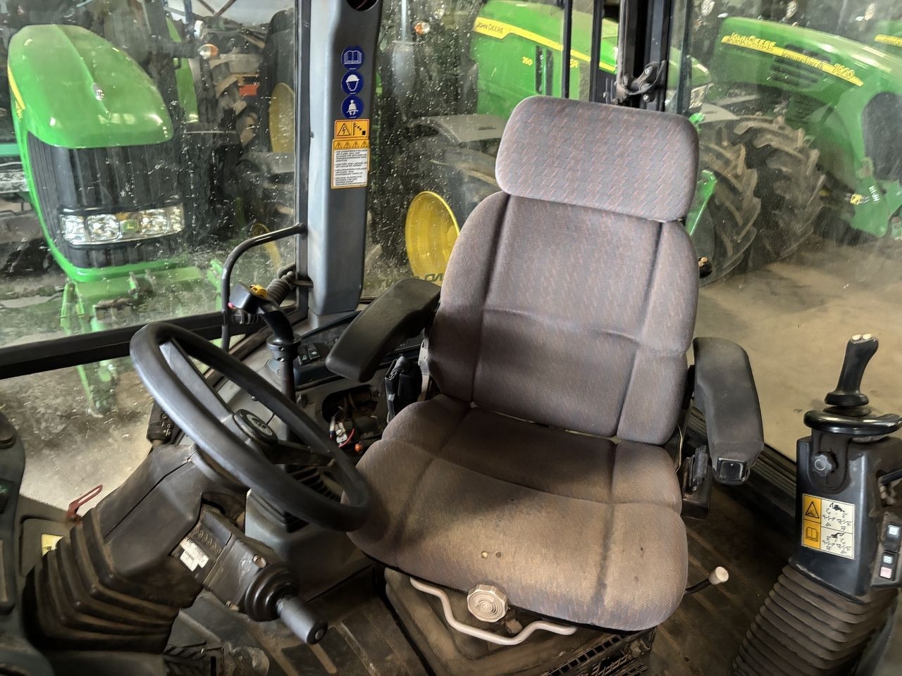 Koparko-ładowarka New Holland LB115B New Holland LB115B- Photo 3