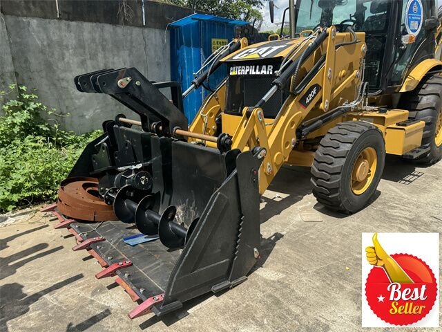 Backhoe loader Caterpillar 420F- Photo 3