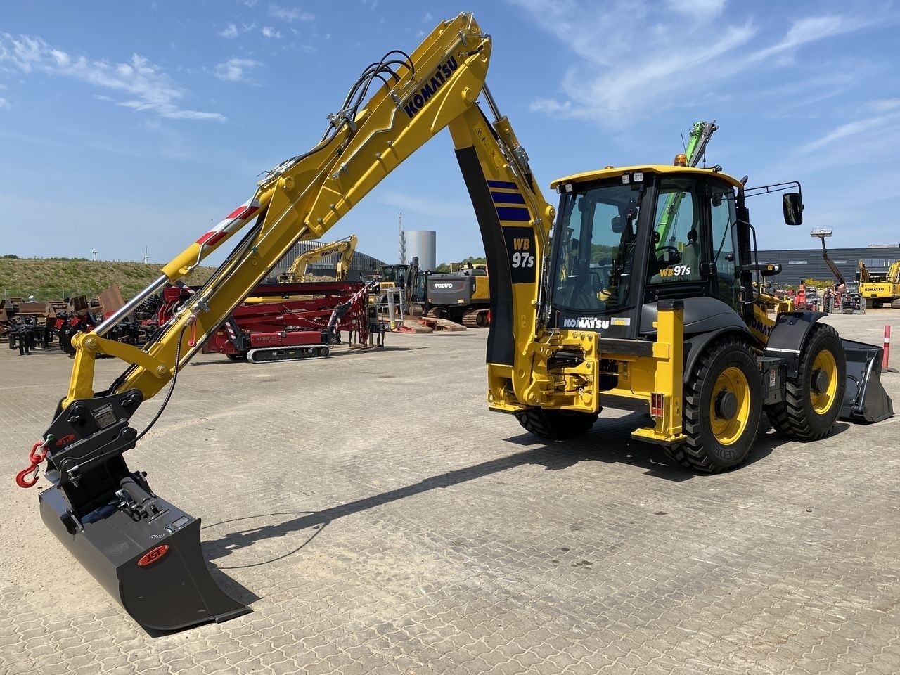 Backhoe loader Komatsu WB97S-8E0- Photo 4