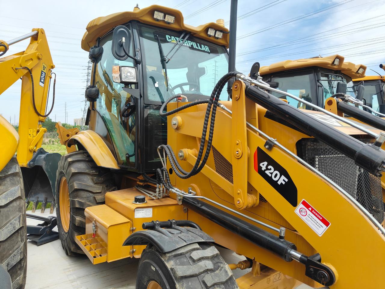 Graaflaadmachine 420F backhole loader in stock 420F backhole loader in stock- Photo 4