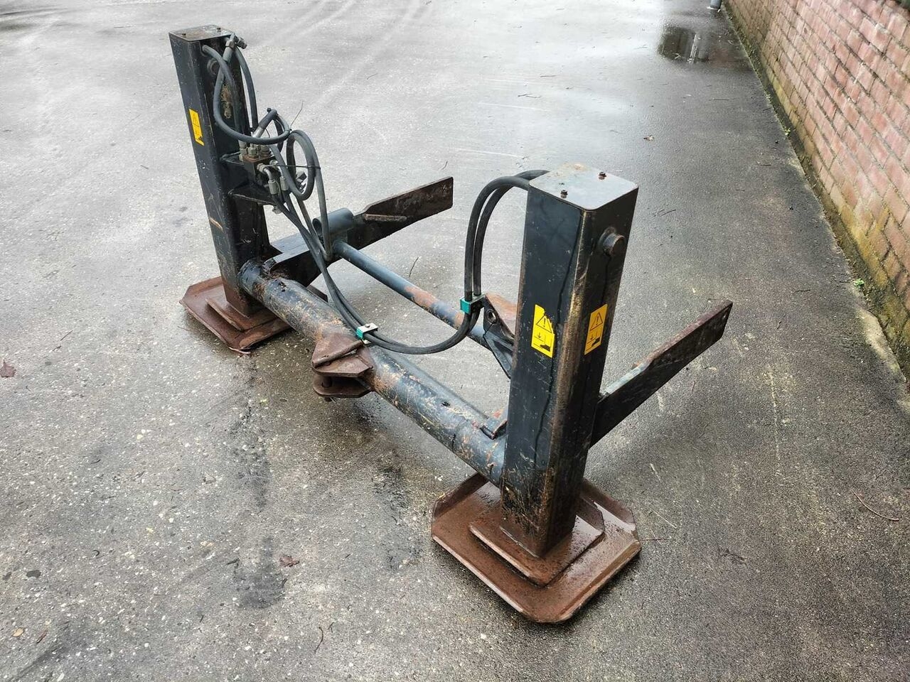 Graaflaadmachine HYDRAULIC SUPPORT LEGS HYDRAULIC SUPPORT LEGS- Photo 4