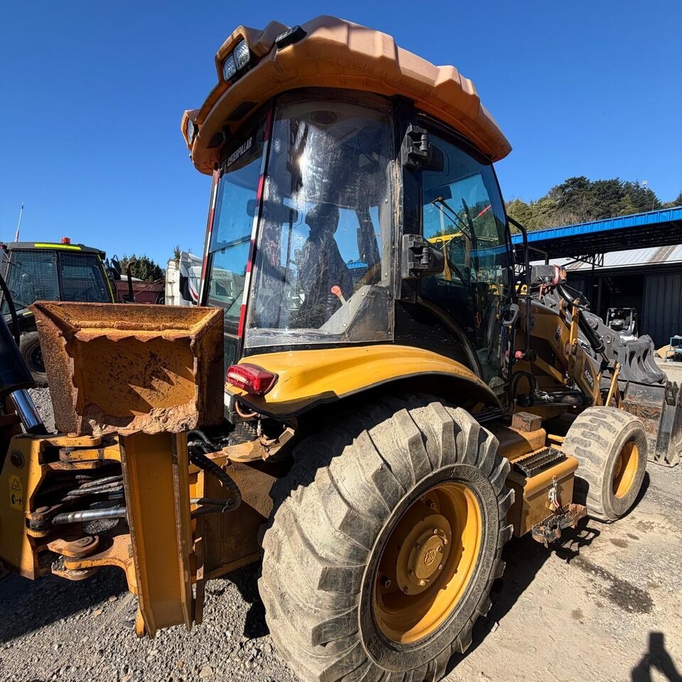 Baggerlader RETROCARGADORA CATERPILLAR420F2- Photo 4