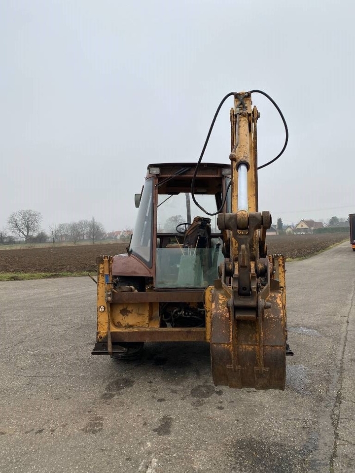 Backhoe loader- Photo 5