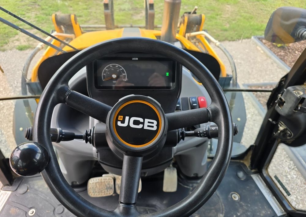 Backhoe loader JCB- Photo 4