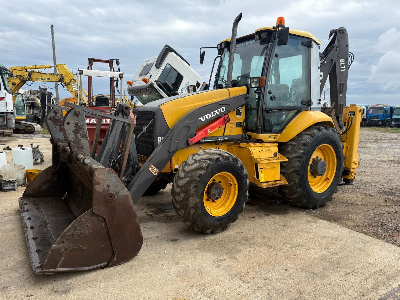 Baggerlader VOLVO BL71 Backhoe Loader VOLVO BL71 Backhoe Loader- Photo 3