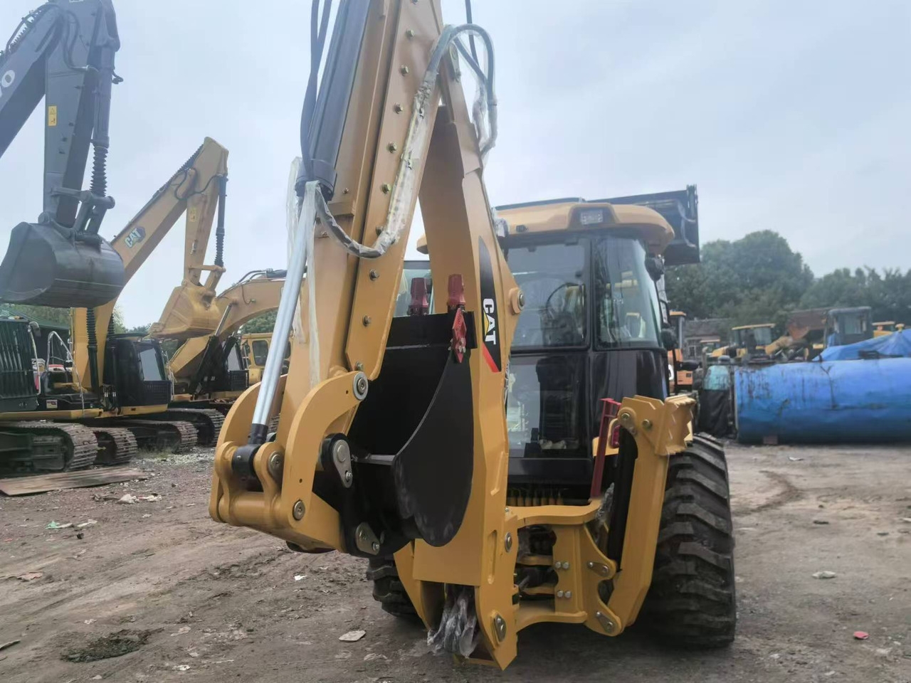 Koparko-ładowarka 420F 420F- Photo 3