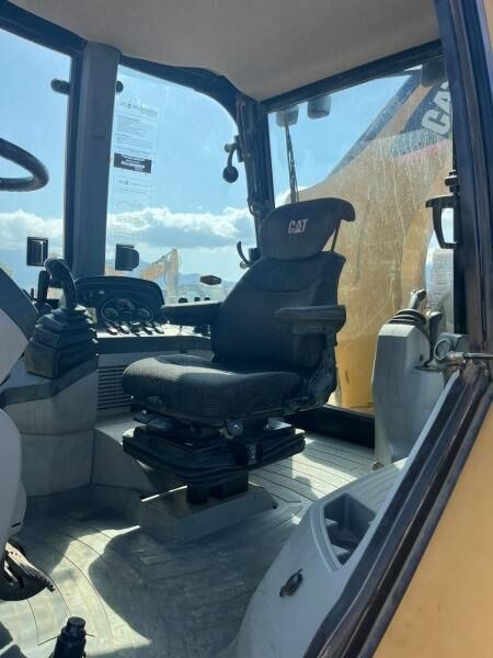 Backhoe loader Caterpillar 432E- Photo 2