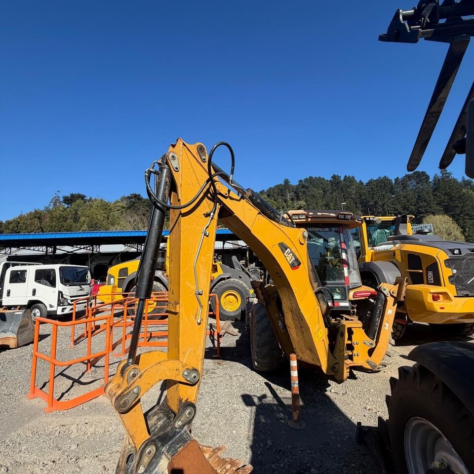 Baggerlader RETROCARGADORA CATERPILLAR420F2- Photo 5