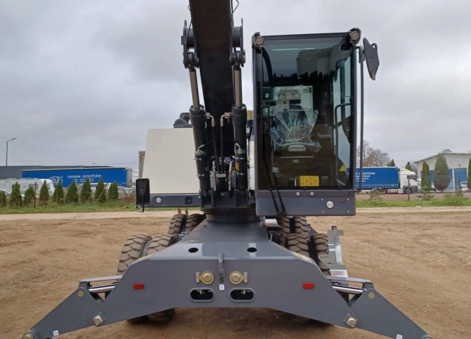 Koparko-ładowarka TWH 220 backhoe loader TWH 220 backhoe loader- Photo 4