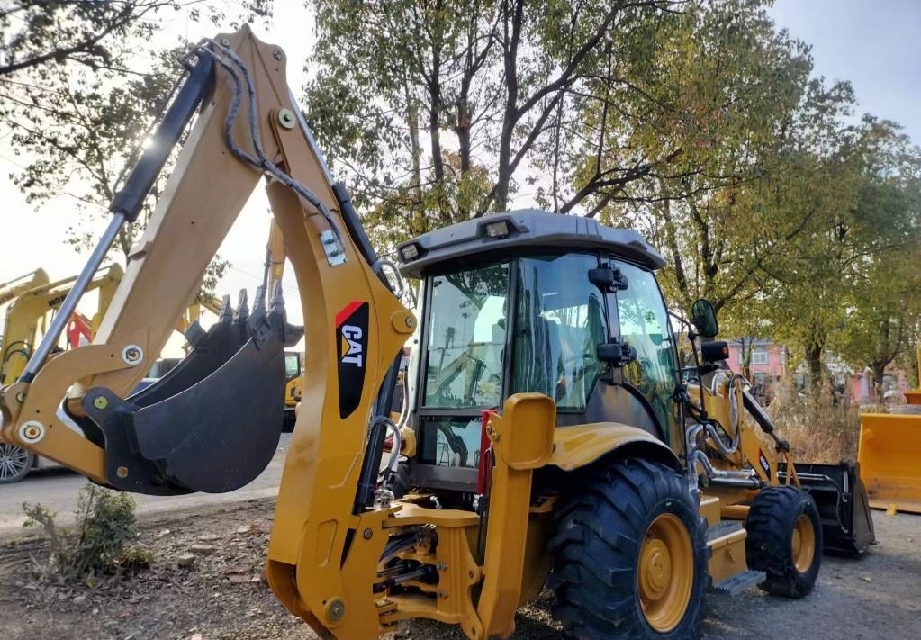 Backhoe loader CAT 420 F Caterpillar 420F backhoe loader- Photo 2