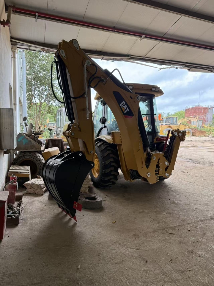 Koparko-ładowarka 420F 420F- Photo 2