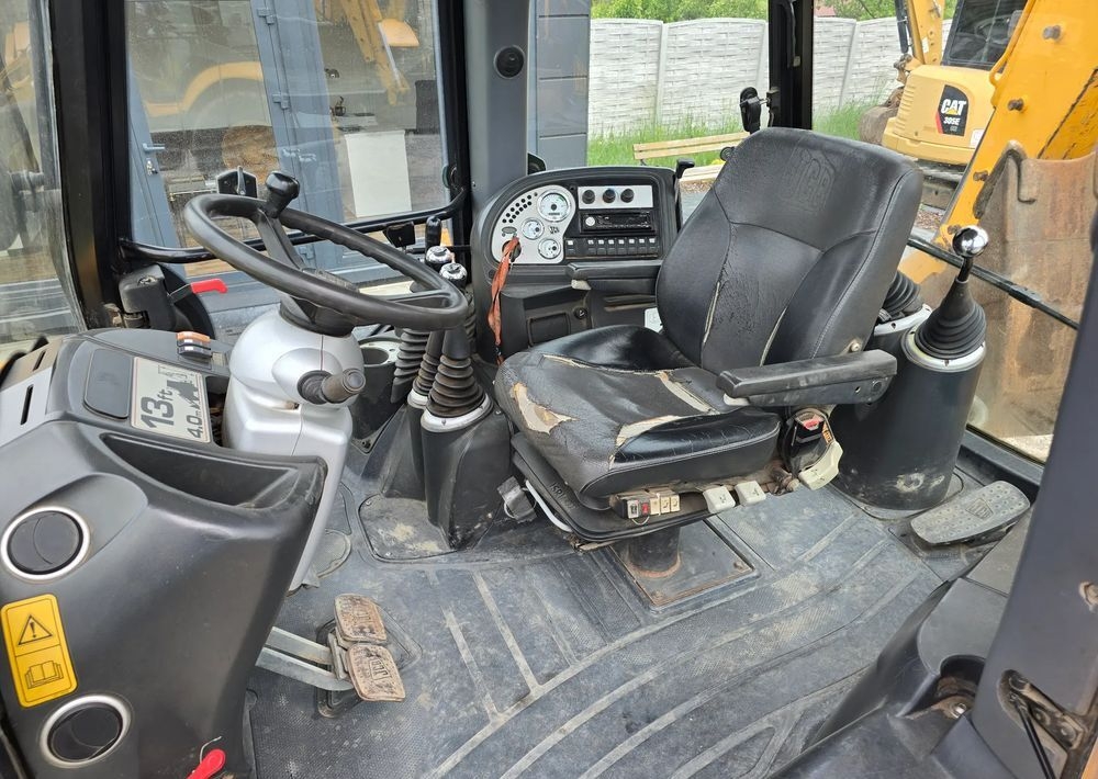 Baggerlader JCB- Photo 3