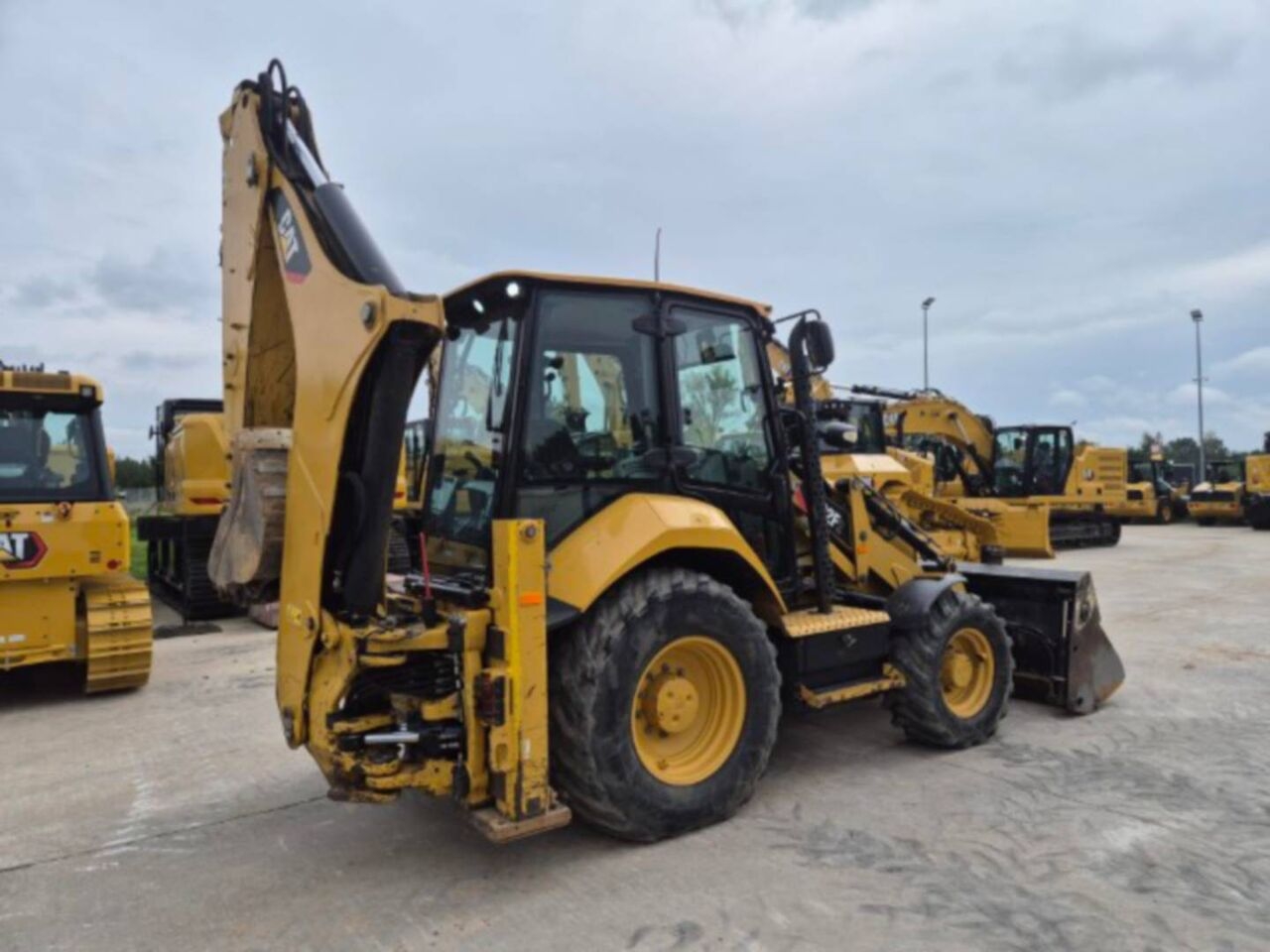 Backhoe loader CAT 432F2- Photo 3