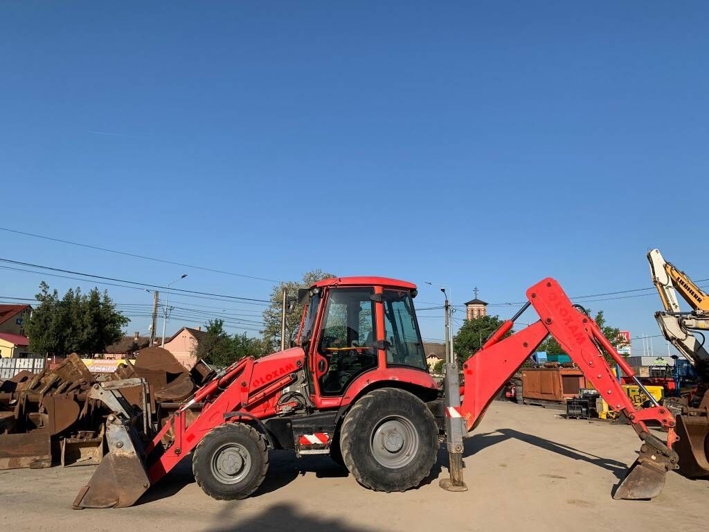 Backhoe loader- Photo 3