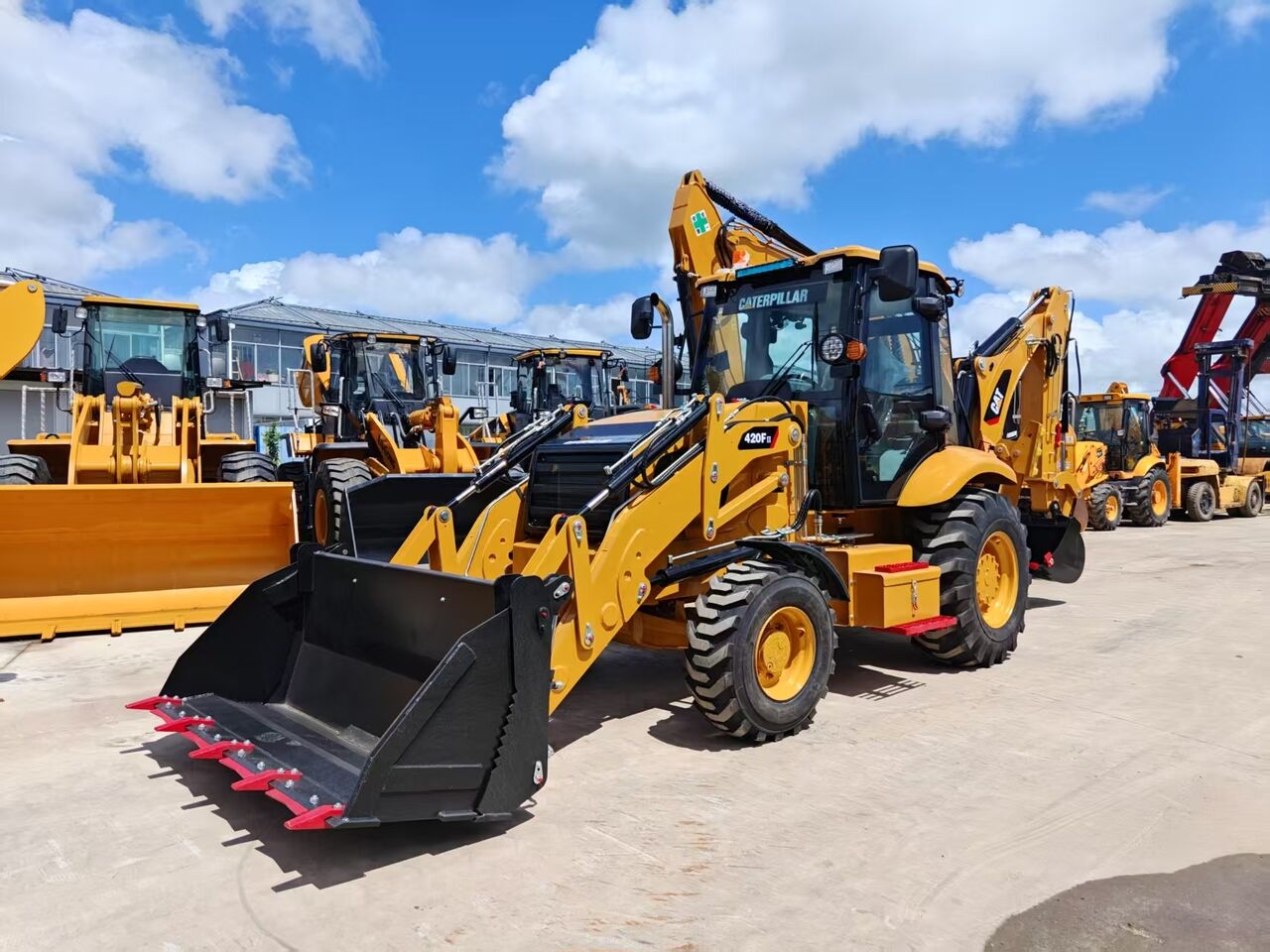 Baggerlader CATERPILLAR 420F2- Photo 2