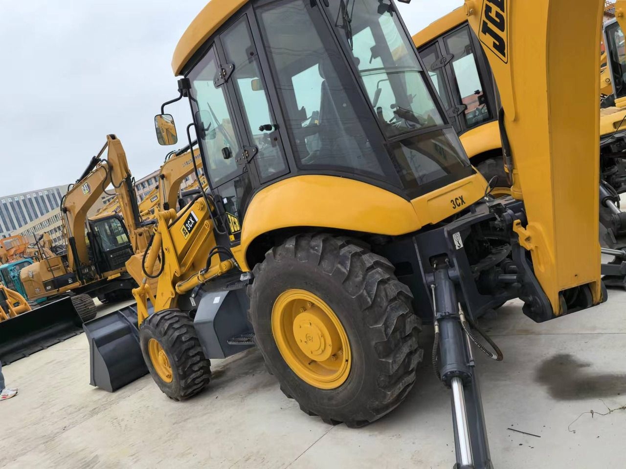 Baggerlader JCB 3CX backhoe loader TLB versatile machine multiple attachment options [ Copy ] [ Copy ]- Photo 5