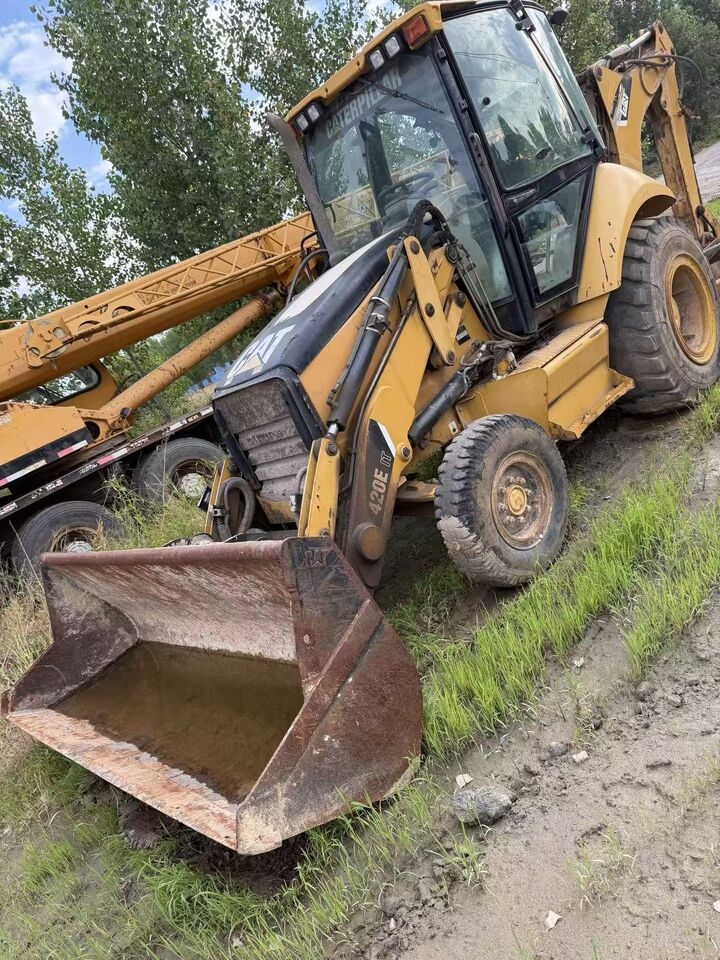 Baggerlader CATERPILLAR 420E- Photo 5